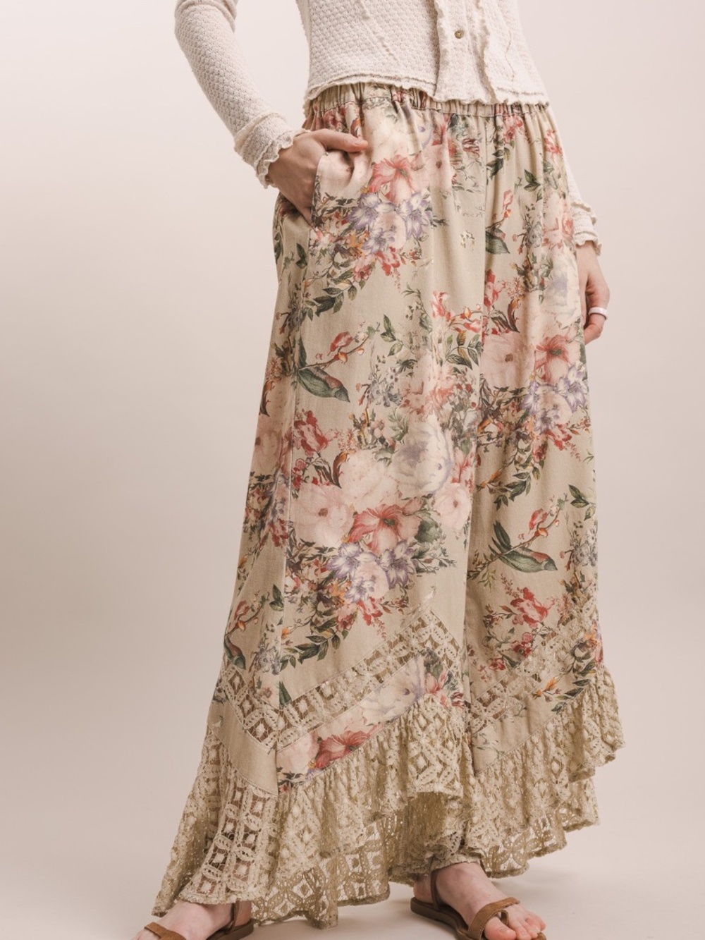 Bluevelvet Floral Print Stretchy Waist Lace Trim Wide Leg Pants - Picture 3 of 8
